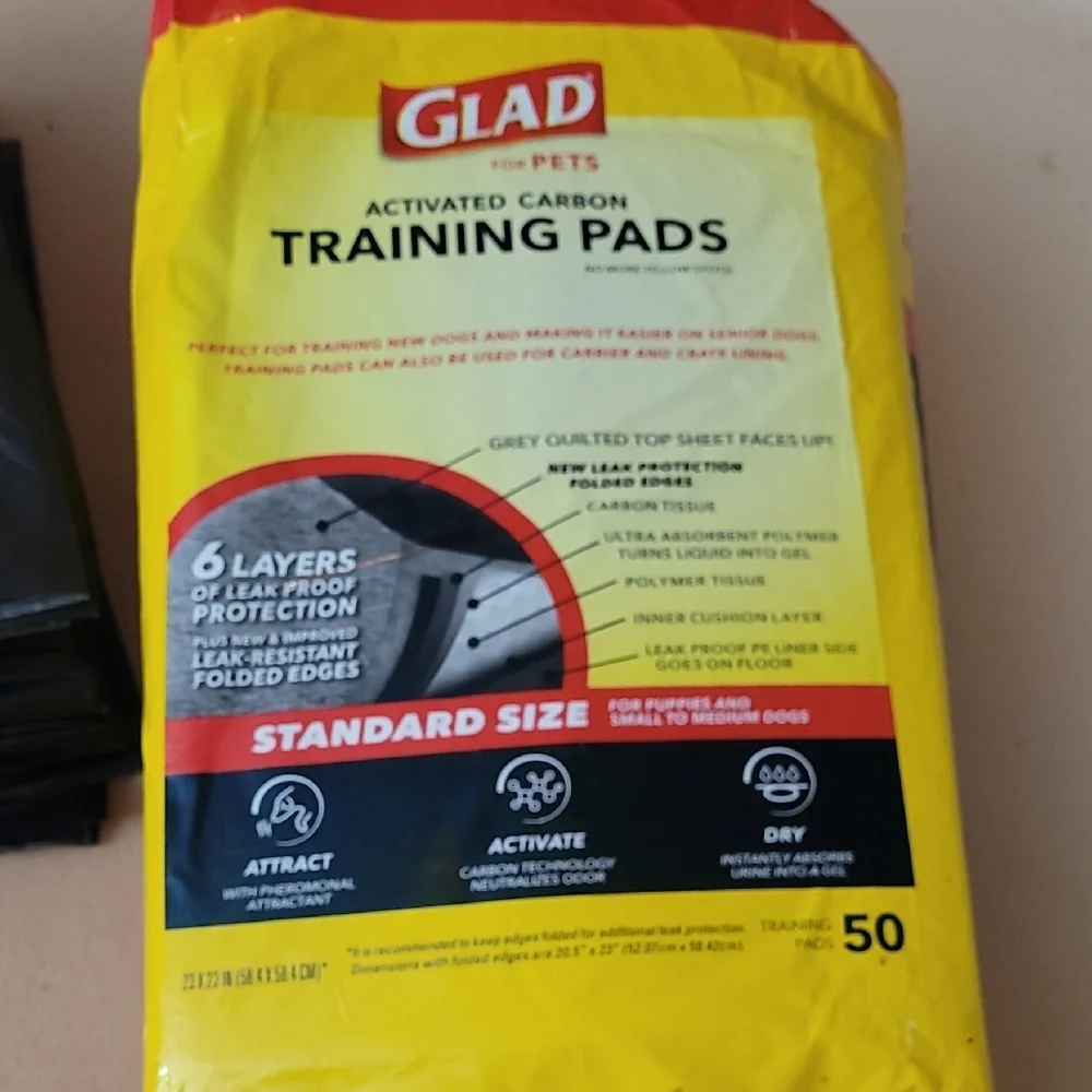 62 Pet Activated Carbon Training Pads/Pee Pads - Black - SIZE: 23X23 IN